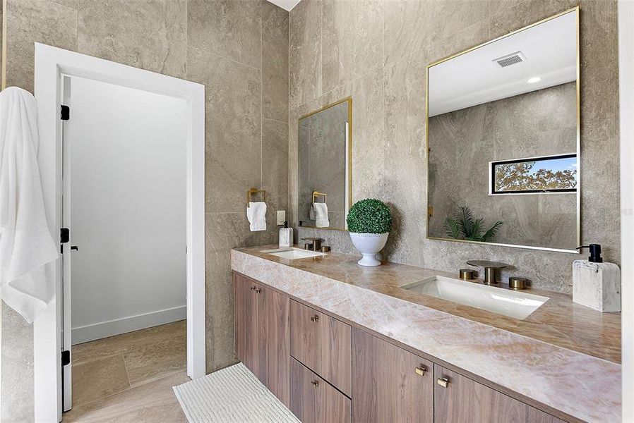 Furnished interior view inside a new home in , St. Petersburg (Image 36).