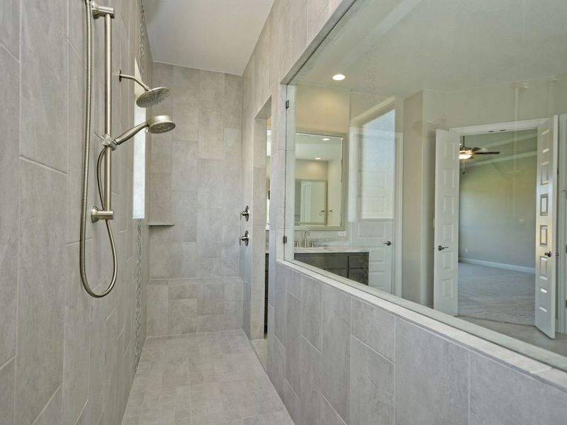 Representative interior finishes for a home built from the Siena III by Giddens Homes in Clearwater Ranch, Liberty Hill (Image 21).
