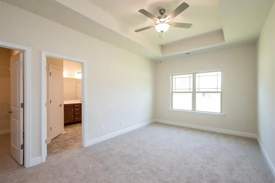 Representative unfurnished interior of a home built from the 1602-2 by Adams Homes in Ham Farm, La Grange (Image 20).
