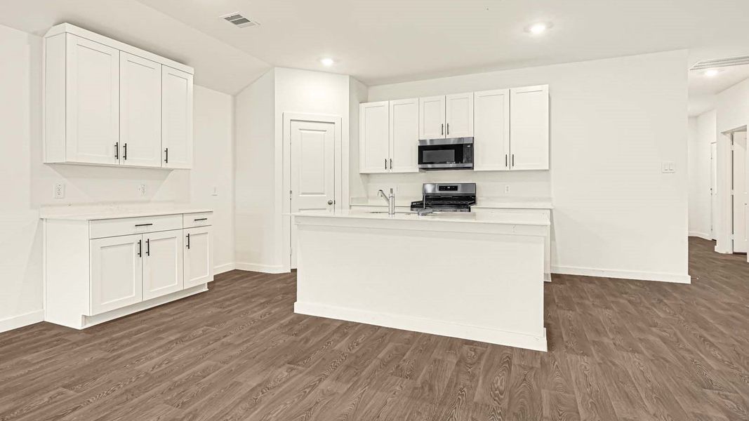 Furnished interior view inside a new home in Holly Ridge, Rosenberg (Image 6).