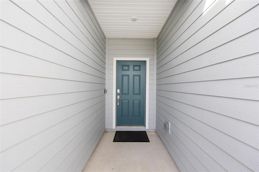 Exterior details and patio area of a home in , Ocala (Image 3).
