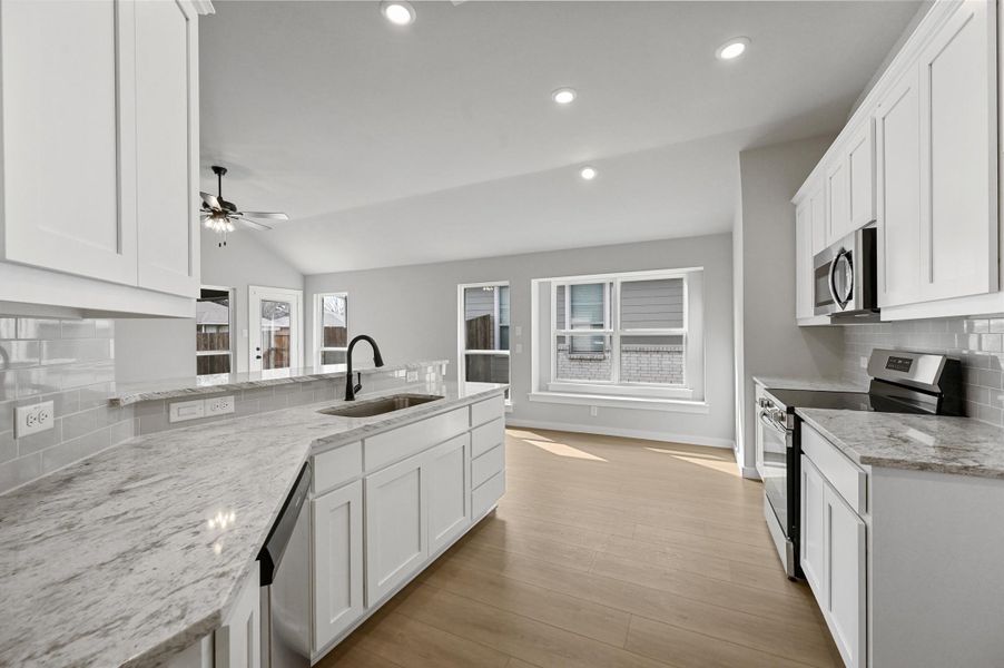 Representative furnished interior of a home built from the Hanover by Cheldan Homes in Craftsmen's Corner, Cleburne (Image 11).