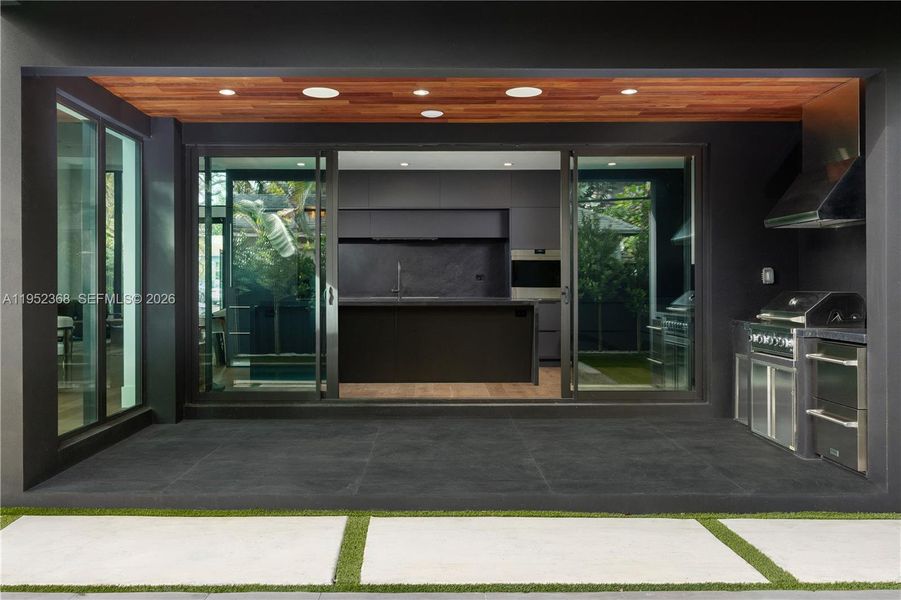 Exterior details and patio area of a home in , Miami (Image 27).