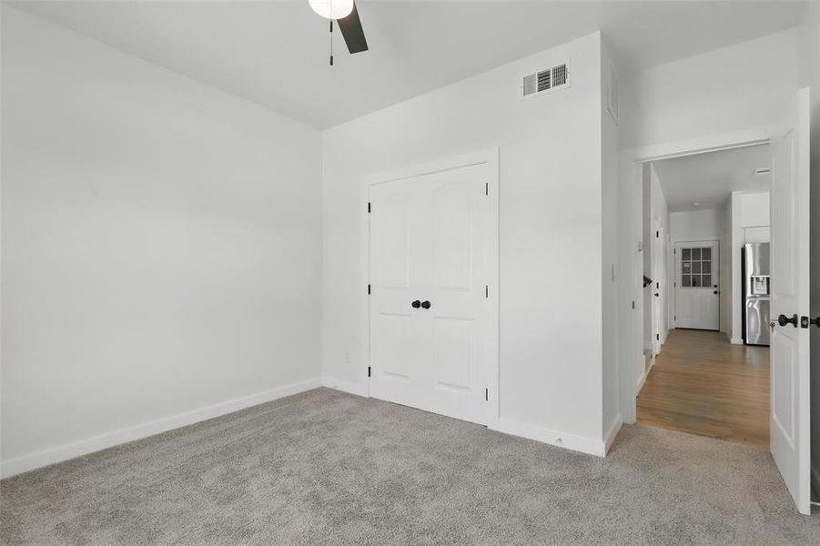 Spacious, unfurnished interior of a new home in , Granbury (Image 20).