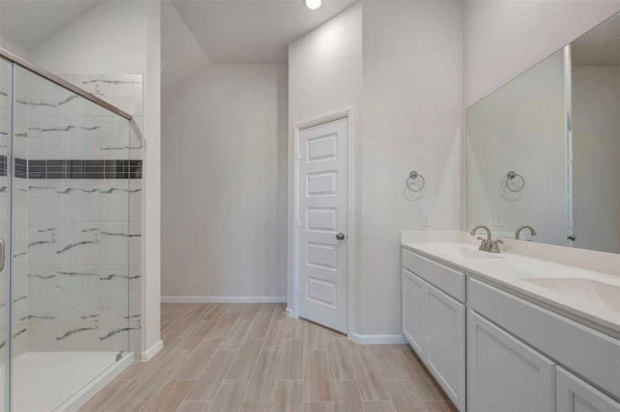 Furnished interior view inside a new home in Verandah, Royse City (Image 11).