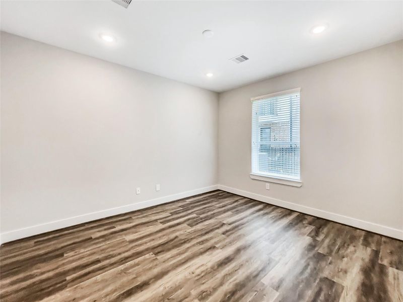 Versatile first-floor room perfect as a bedroom or study.