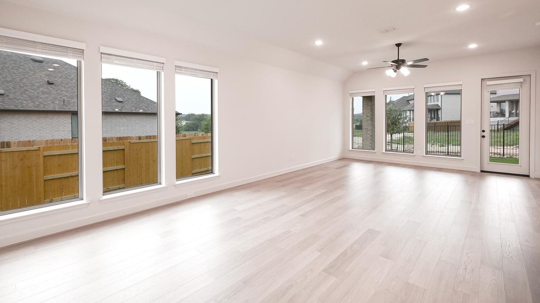Spacious, unfurnished interior of a new home in 6 Creeks, Kyle (Image 20).