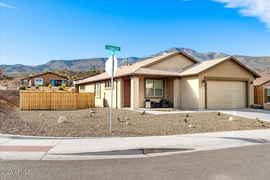 02-Front Street View