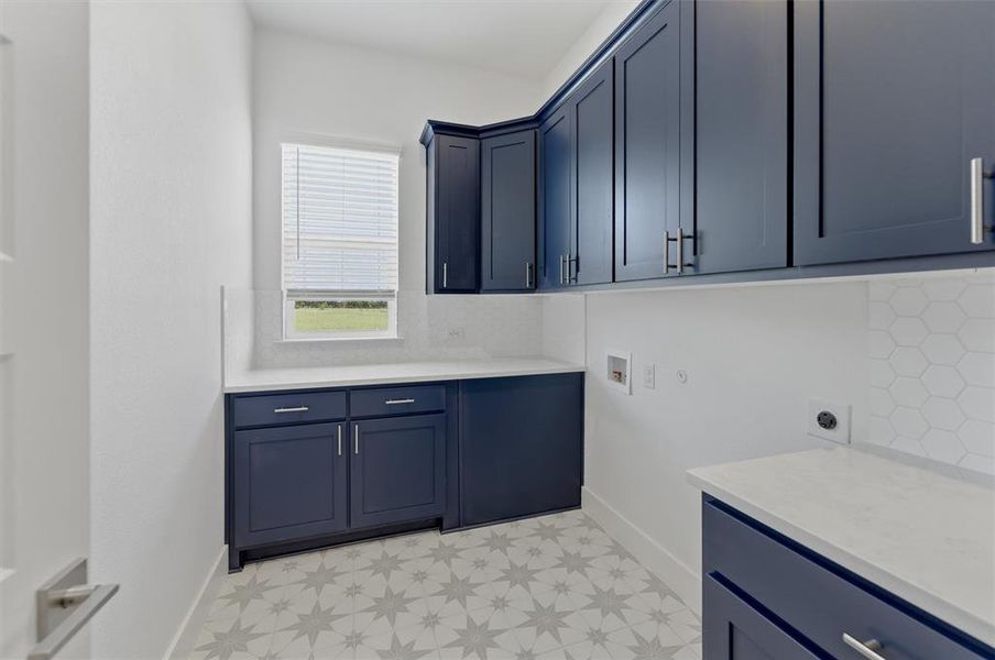 Furnished interior view inside a new home in Grayson Ridge, Van Alstyne (Image 8).