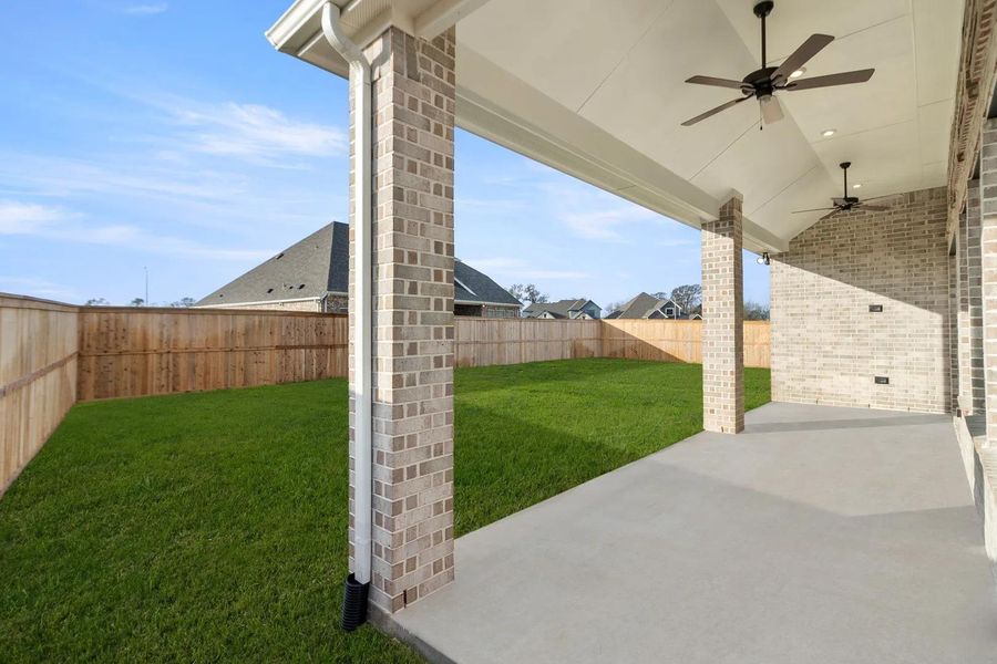 Granbury D Outdoor living area