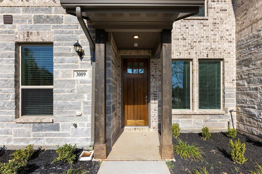 3009 Tall Pine-Porch-1