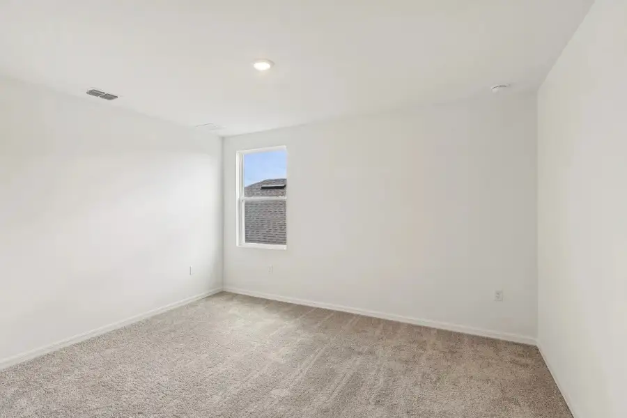 Spacious, unfurnished interior of a new home in Northlake at Ovation, Winter Garden (Image 24).