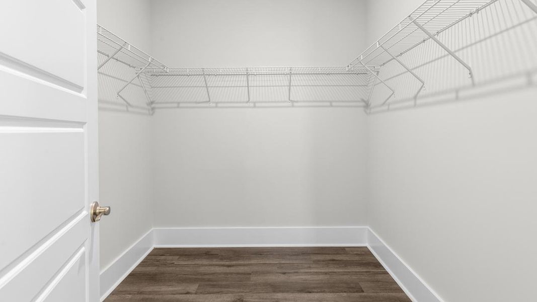 Spacious, unfurnished interior of a new home in Rolling Hills, Bolivia (Image 19).