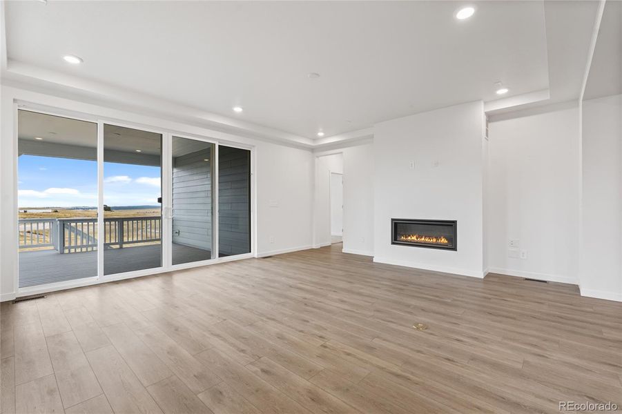 Spacious, unfurnished interior of a new home in Independence, Elizabeth (Image 14).