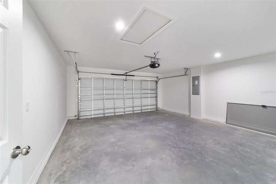 Spacious, unfurnished interior of a new home in , Dunnellon (Image 44).