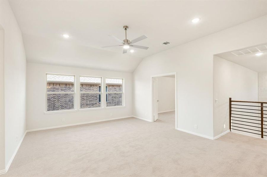 Spacious, unfurnished interior of a new home in Addison Hills, Cedar Hill (Image 36).