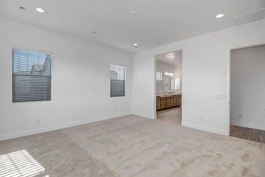 Spacious, unfurnished interior of a new home in Palo Verde at North Creek, Queen Creek (Image 24).