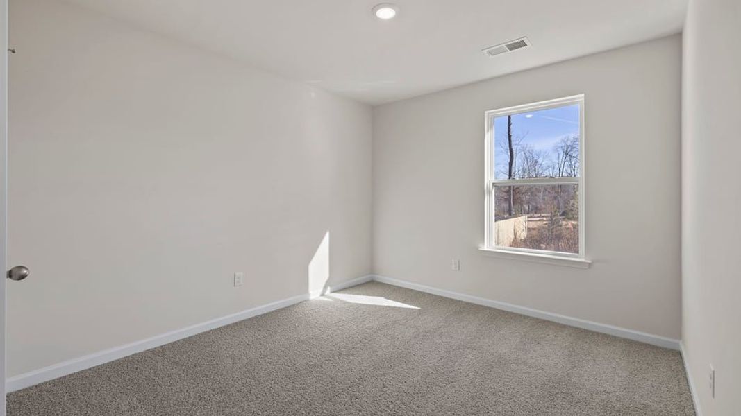 Spacious, unfurnished interior of a new home in Cedar Gap, Fountain Inn (Image 18).