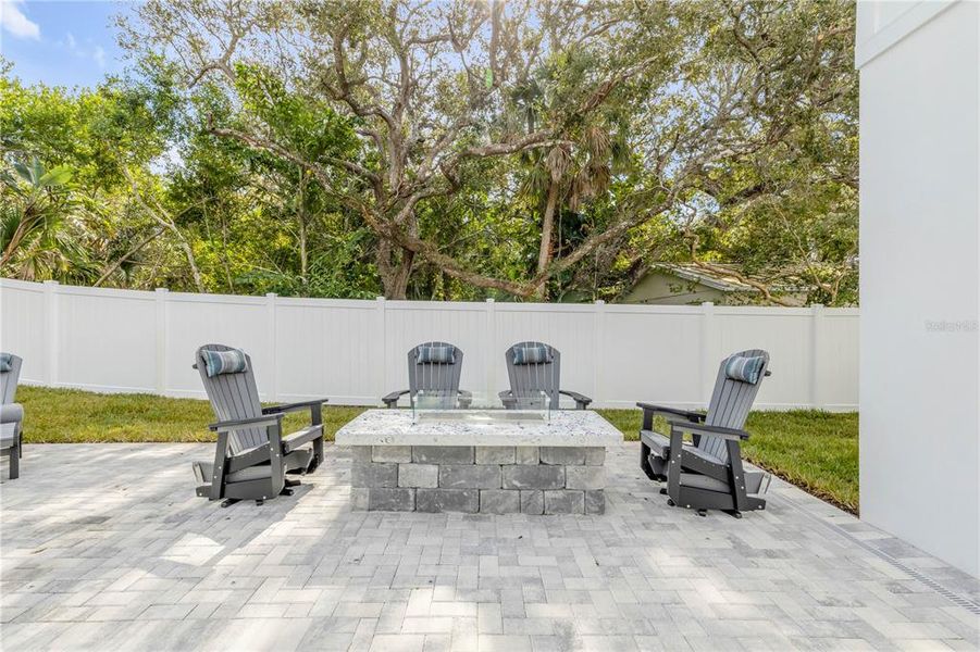 Exterior details and patio area of a home in , New Smyrna Beach (Image 3).