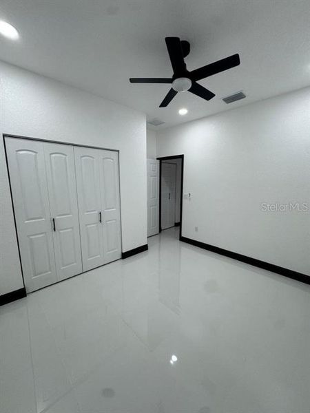 Spacious, unfurnished interior of a new home in , Belleview (Image 20).