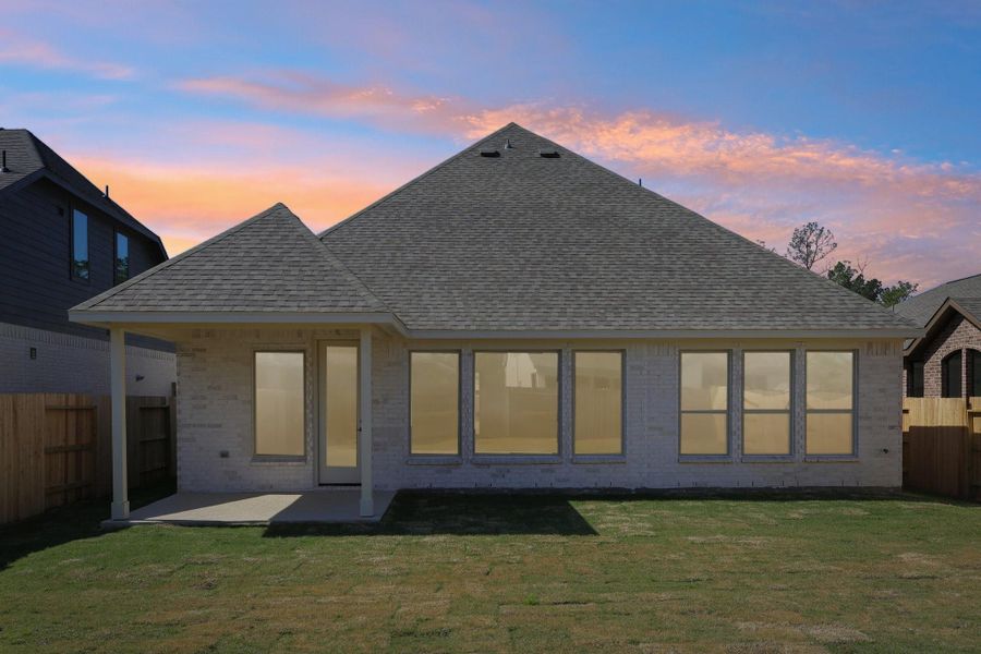 Exterior details and patio area of a home in Evergreen 50', Conroe (Image 21).