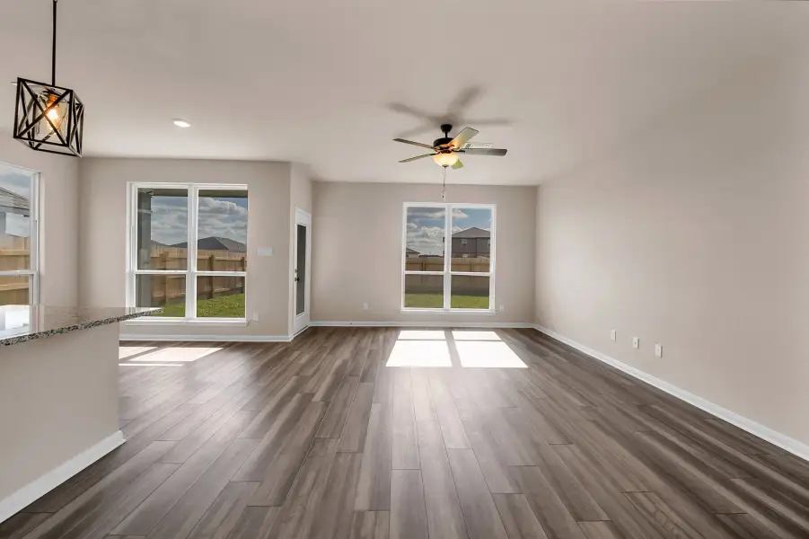 Spacious, unfurnished interior of a new home in Rancho San Gabriel, Georgetown (Image 8).