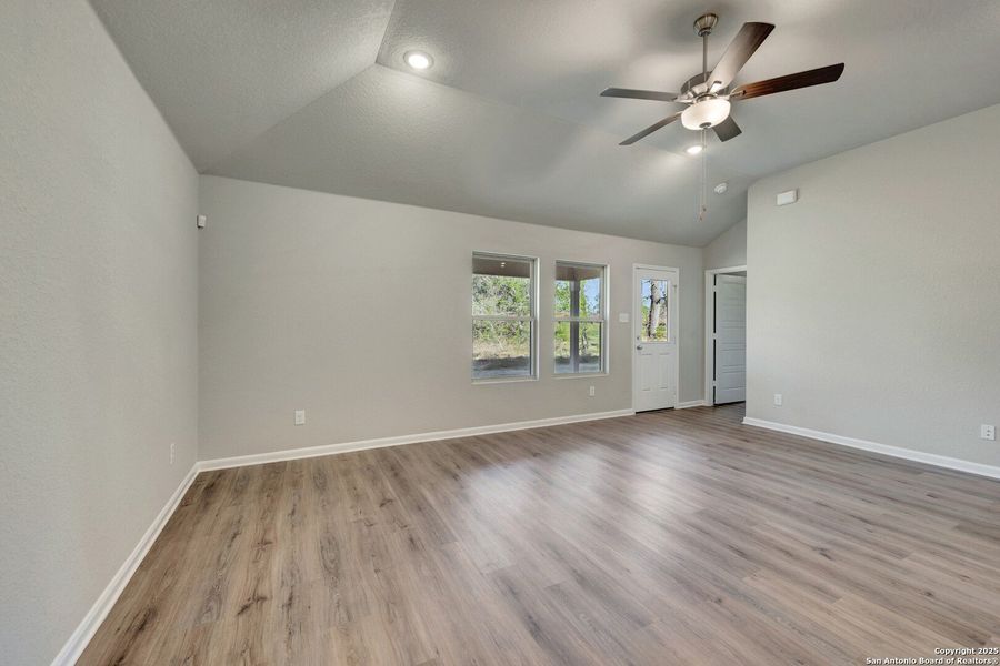 Spacious, unfurnished interior of a new home in Jordan's Ranch, San Antonio (Image 17). Spacious, unfurnished interior of a new home in Jordan's Ranch, San Antonio (Image 17).