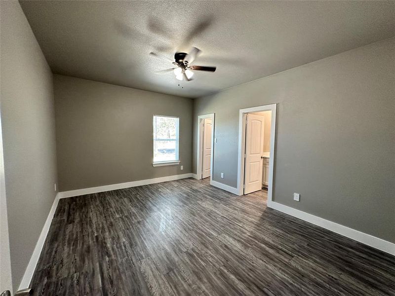 Spacious, unfurnished interior of a new home in , Sulphur Springs (Image 21).