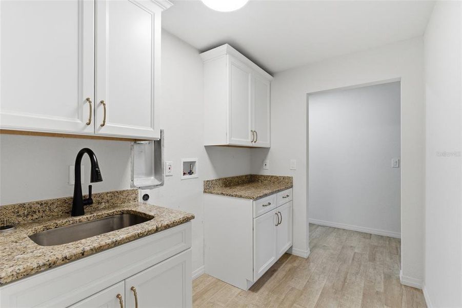 Furnished interior view inside a new home in , Arcadia (Image 11).