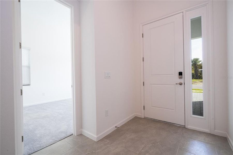 Spacious, unfurnished interior of a new home in , Orlando (Image 23).