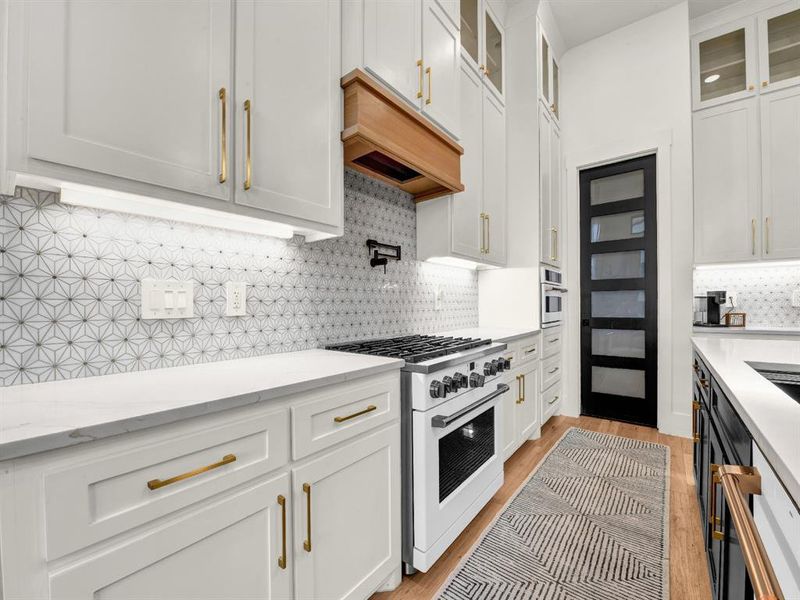 Furnished interior view inside a new home in , Aledo (Image 31).