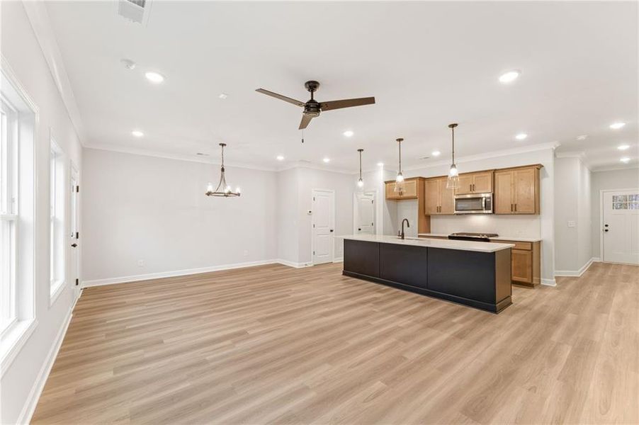 Spacious, unfurnished interior of a new home in Cherokee Township, Acworth (Image 13).