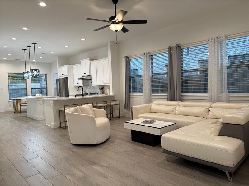 Furnished interior view inside a new home in , Conroe (Image 8).