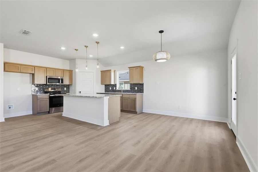 Furnished interior view inside a new home in , Tolar (Image 17).