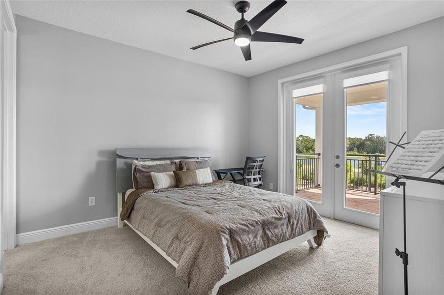 Furnished interior view inside a new home in , Orlando (Image 54).