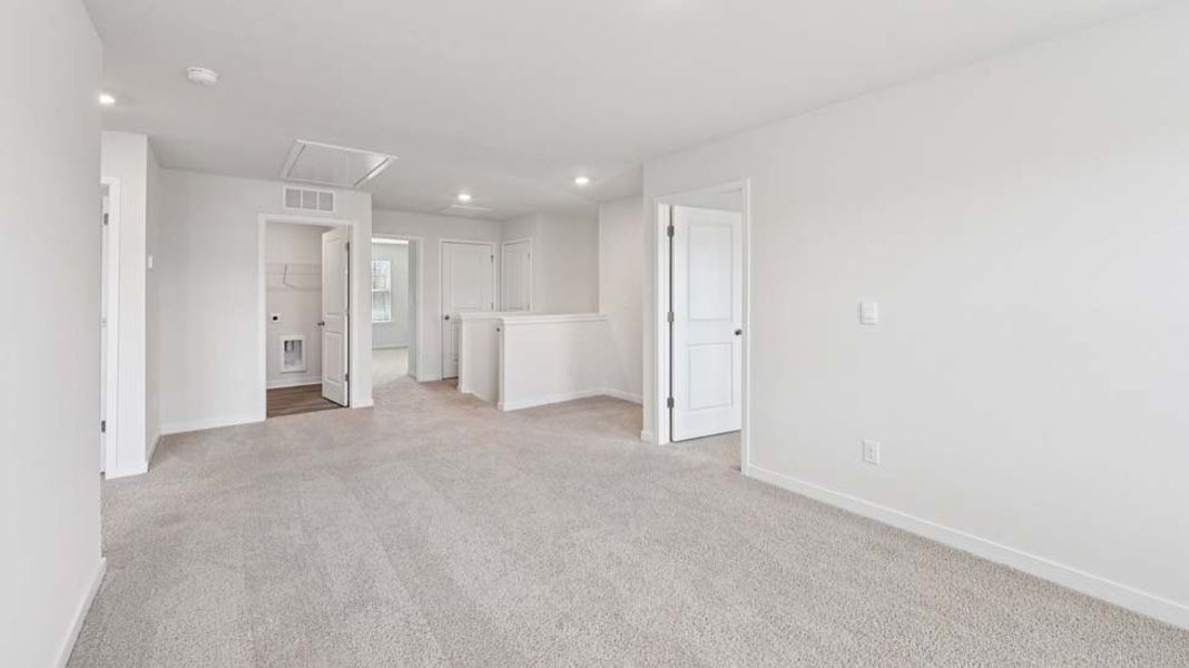 Representative unfurnished interior of a home built from the Hanover by D.R. Horton in Granite Falls, Lancaster (Image 26).