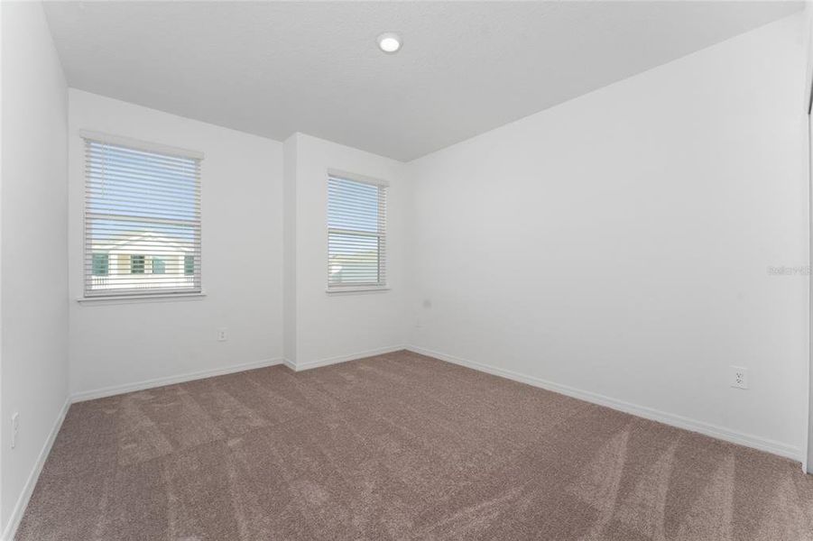 Spacious, unfurnished interior of a new home in , Winter Garden (Image 26).