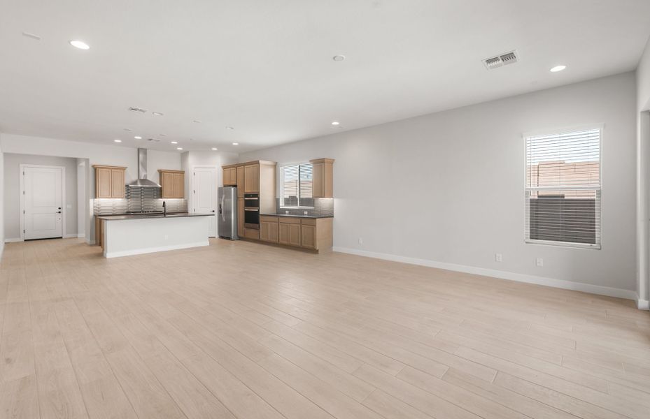 Spacious, unfurnished interior of a new home in Upper Canyon, Phoenix (Image 24).