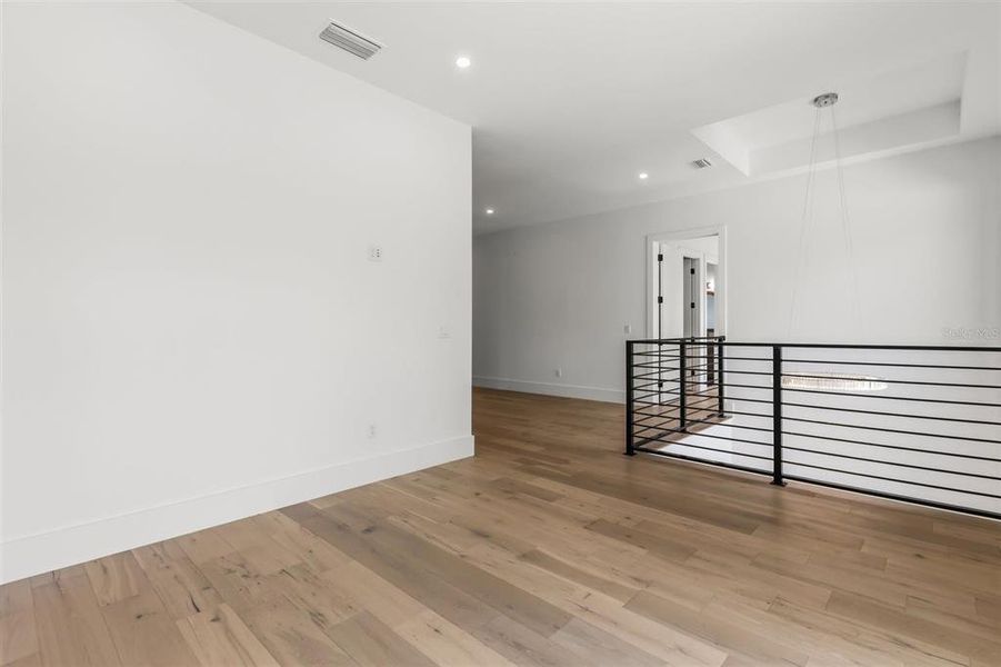 Spacious, unfurnished interior of a new home in , Winter Park (Image 38).