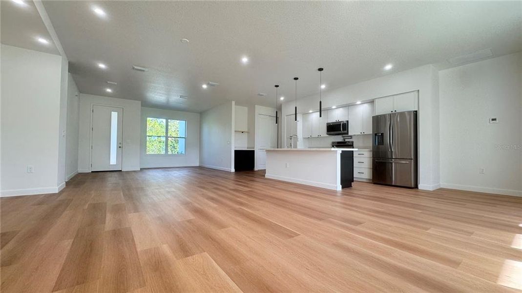 Spacious, unfurnished interior of a new home in , Palm Bay (Image 11).