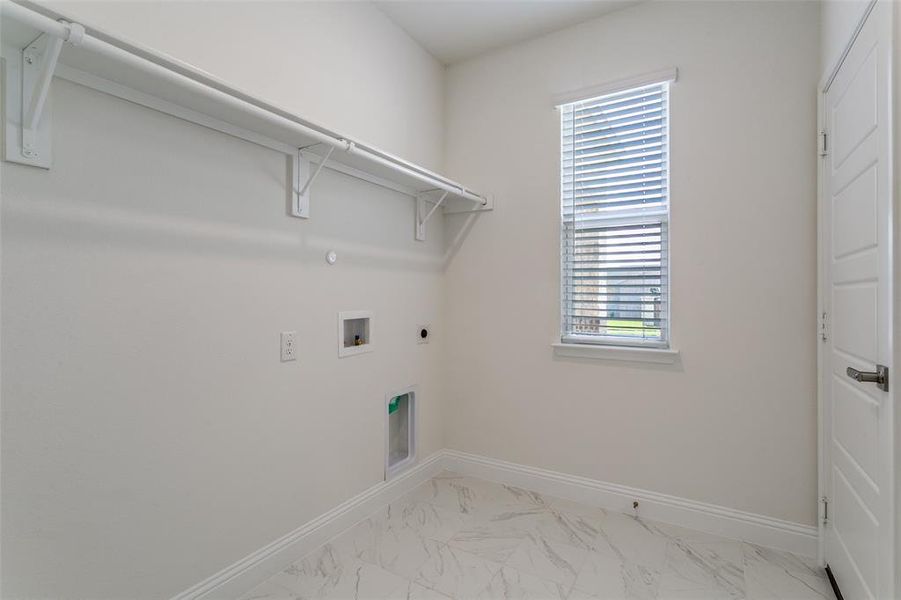 Spacious, unfurnished interior of a new home in The Preserve Estates, Justin (Image 15).