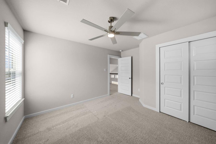 Spacious, unfurnished interior of a new home in Sunterra Lakes, Fulshear (Image 30).