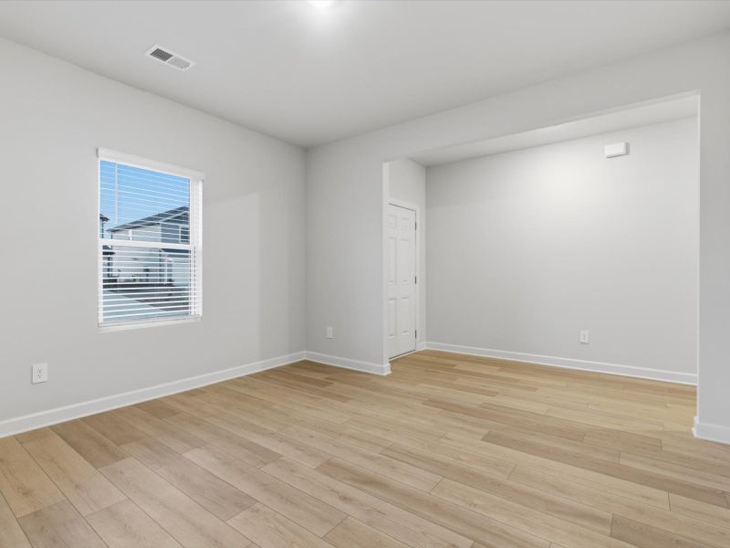Spacious, unfurnished interior of a new home in Shiloh Valley, Piedmont (Image 10).