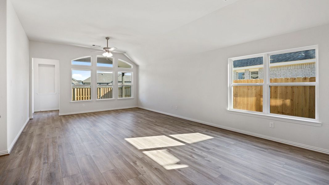 Furnished interior view inside a new home in Aldeana, Rosharon (Image 5).
