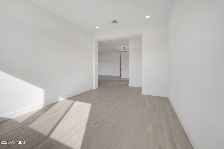 L163-HDR011 L163-HDR011