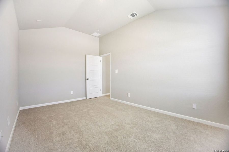 Spacious, unfurnished interior of a new home in , San Antonio (Image 23).