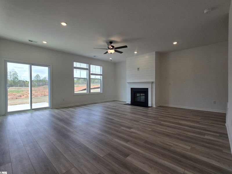 Spacious, unfurnished interior of a new home in Shiloh Trail, Wellford (Image 15).