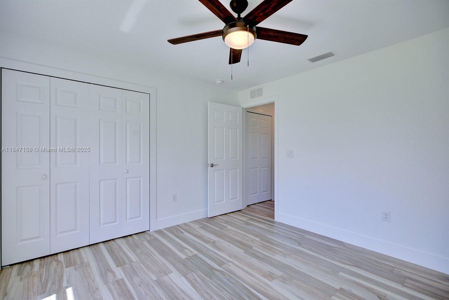 Spacious, unfurnished interior of a new home in , Sebring (Image 29).