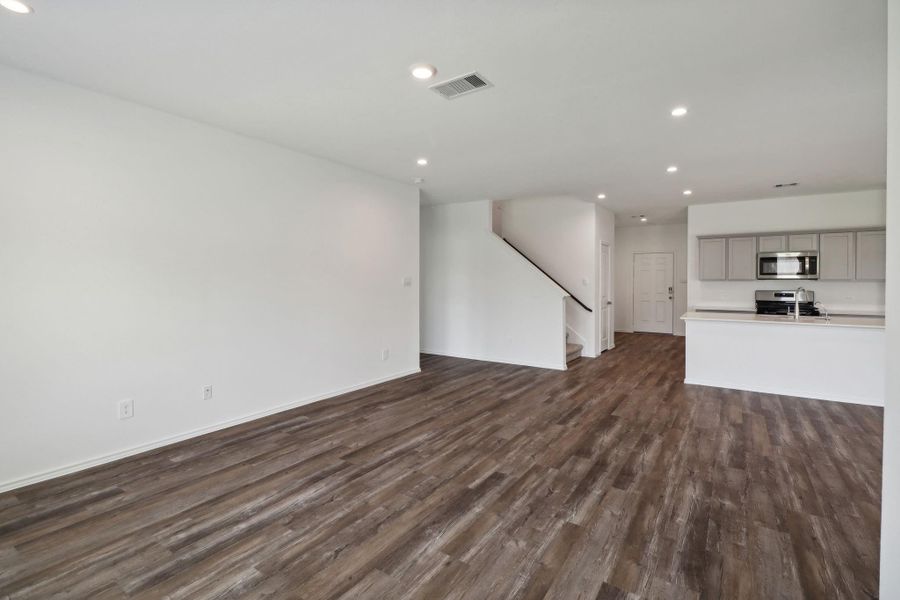 Spacious, unfurnished interior of a new home in Grand Pines, Magnolia (Image 15).