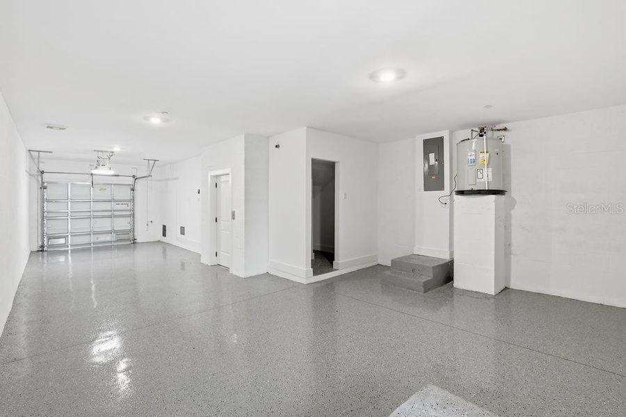 Spacious, unfurnished interior of a new home in Seahaven, Punta Gorda (Image 18). Spacious, unfurnished interior of a new home in Seahaven, Punta Gorda (Image 18).